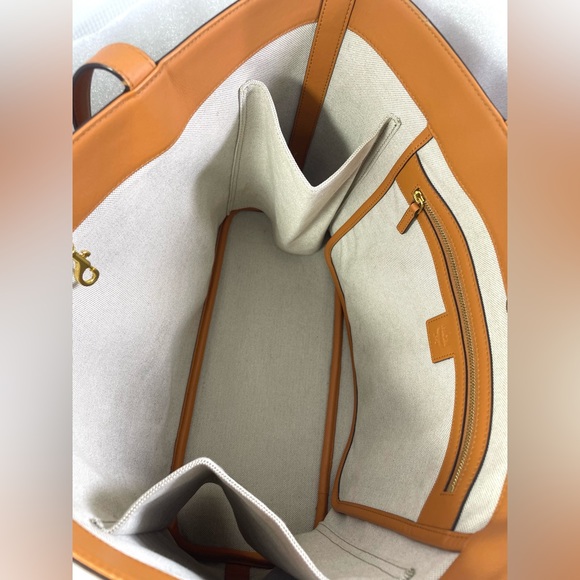 MCM Delmy Visetos Shopper MD Tote.Color: Cognac/Gold. - Picture 12 of 17